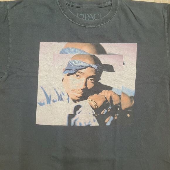 Tupac 2Pac T-Shirt Mens M (Tagged L) BOXY CROPPED Fit 21x25 Official Rap Tee - Picture 2 of 4